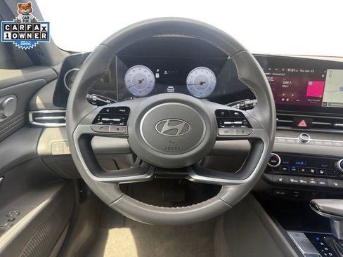 Used 2025 Hyundai Elantra SEL FWD image 12