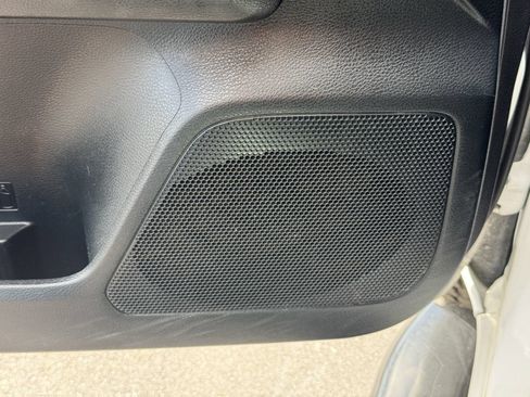 Used 2017 Toyota Tacoma SR5 RWD image 23