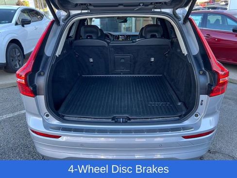 Used 2022 Volvo XC60 B5 Momentum w/ Protection Package Premier image 31