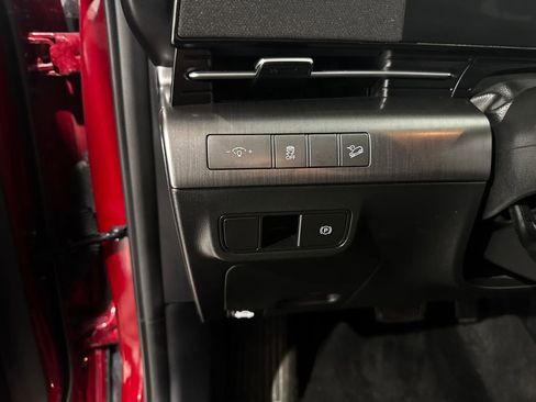 Used 2025 Hyundai Kona SEL FWD image 31