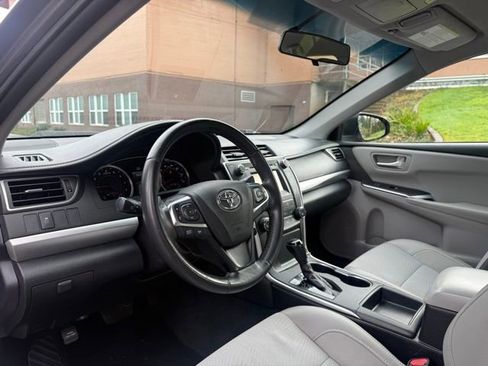 Used 2017 Toyota Camry SE image 17