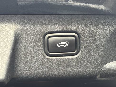 Used 2021 Hyundai Palisade Limited FWD image 19