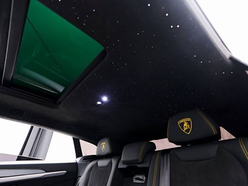 Used 2021 Lamborghini Urus image 54