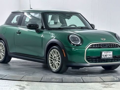 Certified 2025 MINI Cooper 2-Door Hardtop FWD image 9