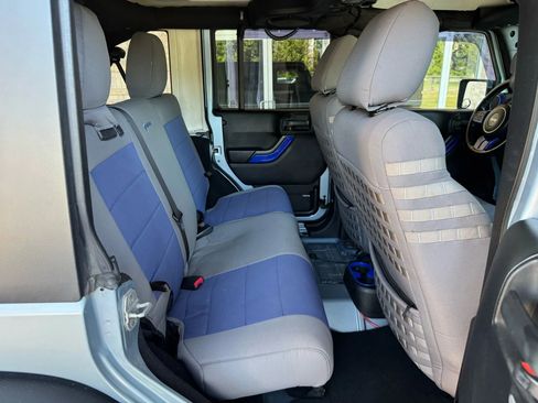 Used 2012 Jeep Wrangler Unlimited Sahara w/ Connectivity Group image 23