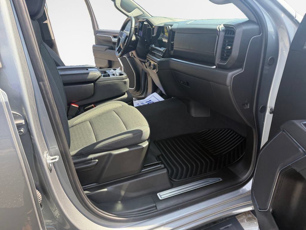 Certified 2025 Chevrolet Silverado 1500 LT AWD/4WD image 26