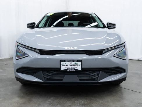 Used 2025 Kia EV6 Light RWD image 2