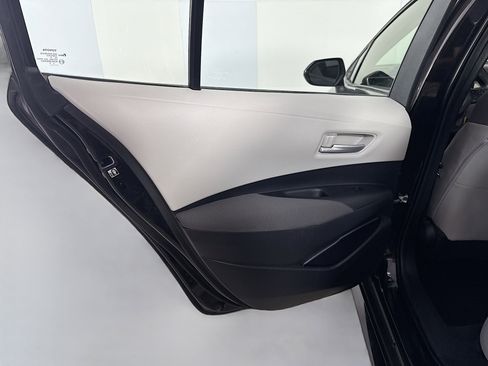 Used 2020 Toyota Corolla LE FWD image 25
