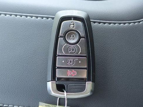 New 2026 Ford Expedition Max Platinum image 29