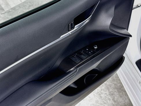 Used 2022 Toyota Camry XSE FWD image 19
