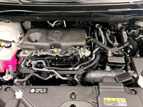 Used 2025 Toyota Sienna LE image 30