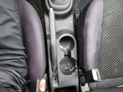 Used 2010 Hyundai Accent GS image 18