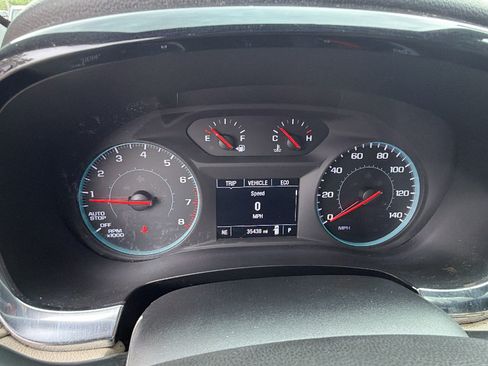 Used 2023 Chevrolet Traverse LS w/ Safety Package FWD image 8