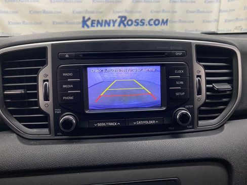 Used 2018 Kia Sportage LX image 17