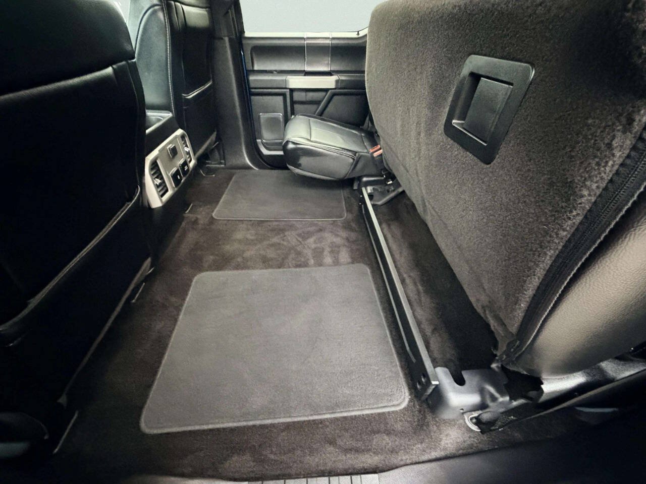 Used 2018 Ford F150 Lariat AWD/4WD image 22