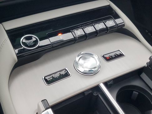 New 2025 Lincoln Navigator L Reserve image 24