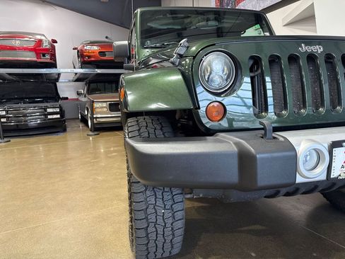 Used 2010 Jeep Wrangler Unlimited Sahara image 54
