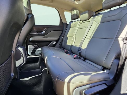 New 2026 Lincoln Corsair Premiere image 25