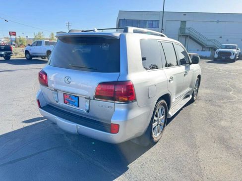 Used 2011 Lexus LX 570 4WD w/ Luxury Pkg image 5