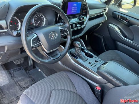 Certified 2024 Toyota Highlander LE AWD/4WD image 19