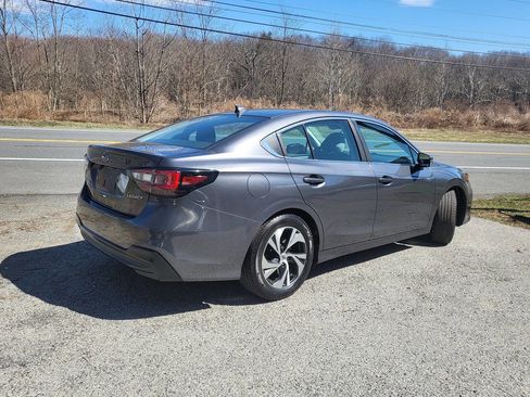 Used 2021 Subaru Legacy Premium image 8