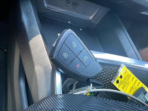 Used 2026 Chevrolet Equinox LT FWD image 12