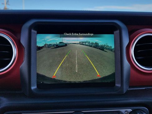 Used 2021 Jeep Wrangler Unlimited Rubicon w/ Xtreme Recon 35" Tire Package image 13