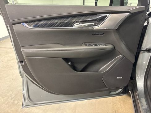 Used 2023 Cadillac XT6 Premium Luxury w/ Technology Package image 33