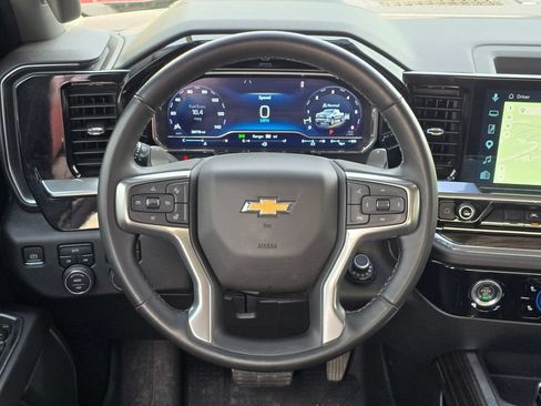 Used 2023 Chevrolet Silverado 1500 LT AWD/4WD image 6