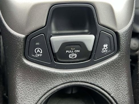 Used 2019 Jeep Compass Latitude image 32