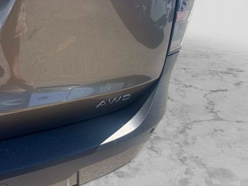 Used 2025 Nissan Kicks SV AWD/4WD image 5