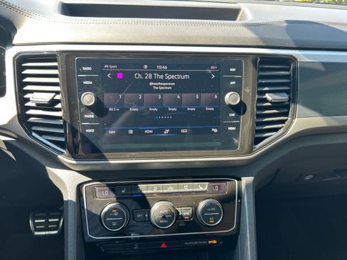 Used 2022 Volkswagen Atlas Cross Sport SEL Premium R-Line image 27