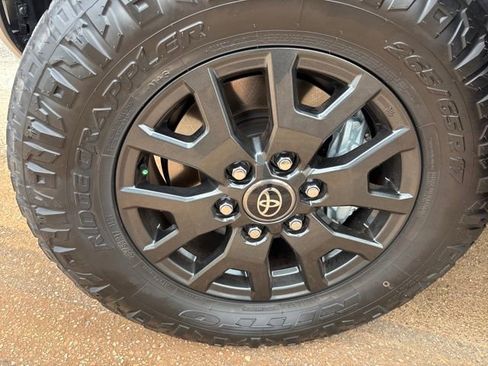 Used 2025 Toyota 4Runner SR5 image 5