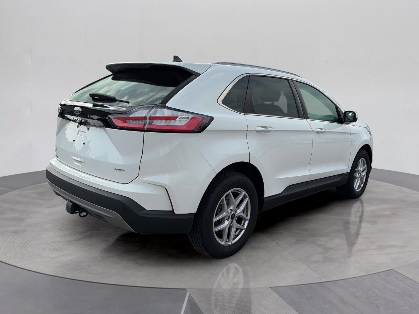 Used 2024 Ford Edge SEL w/ Convenience Package AWD/4WD image 7