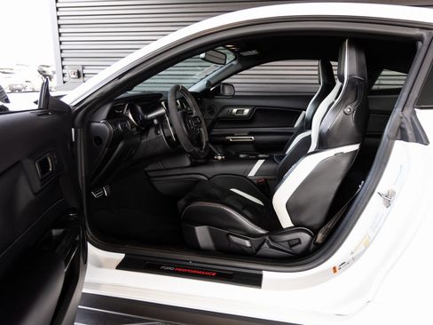 Used 2020 Ford Mustang Shelby GT500 w/ Carbon Fiber Track Pack image 21