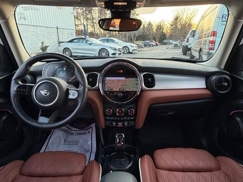Used 2024 MINI Cooper 4-Door Hardtop image 24