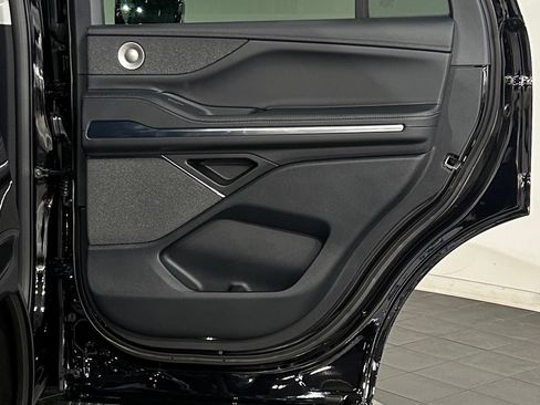 New 2026 Lincoln Navigator Reserve AWD/4WD image 66