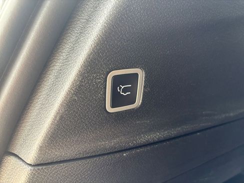Used 2025 Chrysler Pacifica Select FWD image 23
