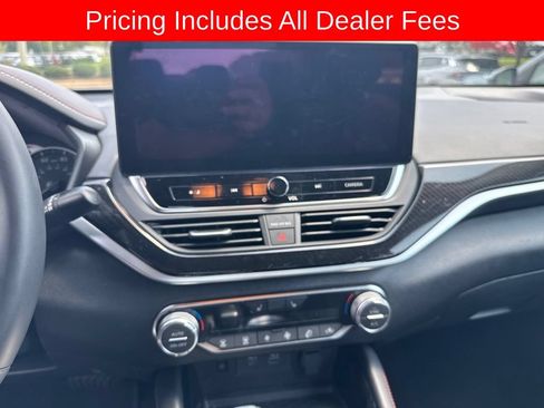 Used 2025 Nissan Altima 2.5 SR w/ SR Premium Package FWD image 13