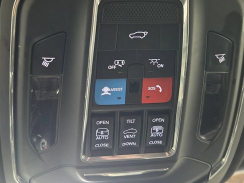 Used 2024 Jeep Grand Cherokee Limited 4xe AWD/4WD image 12