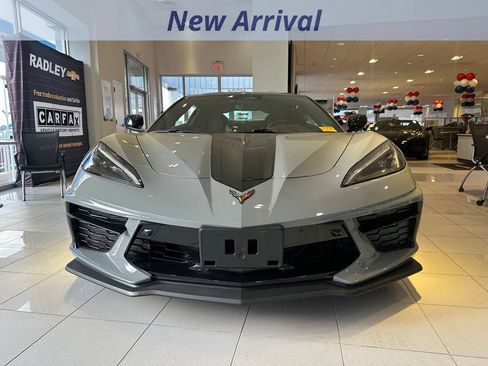 Used 2025 Chevrolet Corvette Stingray Preferred Cpe w/ Z51 Performance Package RWD image 2