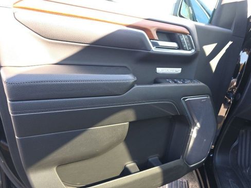 Used 2022 GMC Sierra 1500 Denali w/ Denali Reserve Package image 11