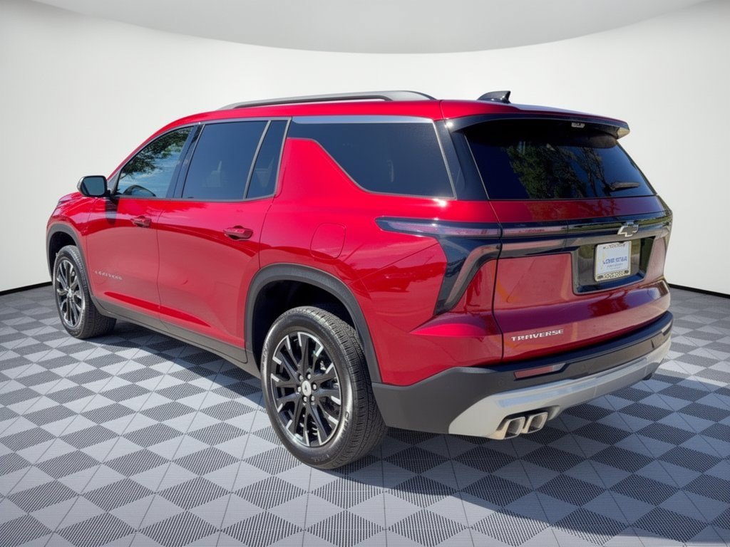 Certified 2026 Chevrolet Traverse LT w/ Sun and Wheel Package FWD image 3