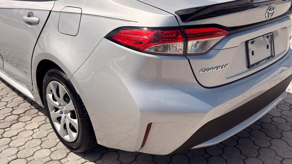 Used 2022 Toyota Corolla LE FWD image 16