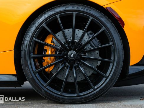 Used 2023 McLaren GT image 9