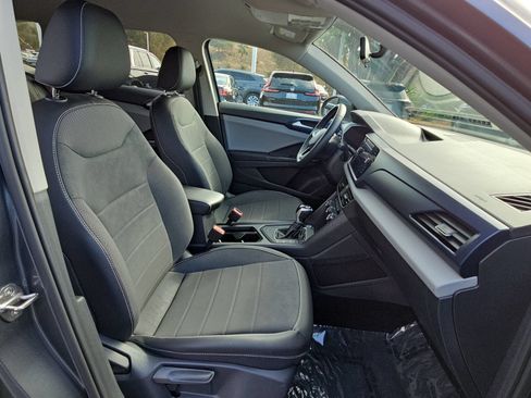 Certified 2022 Volkswagen Taos SE FWD image 10