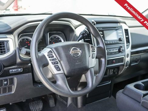 Used 2017 Nissan Titan SV RWD image 15