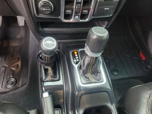 Used 2023 Jeep Gladiator Overland AWD/4WD image 31