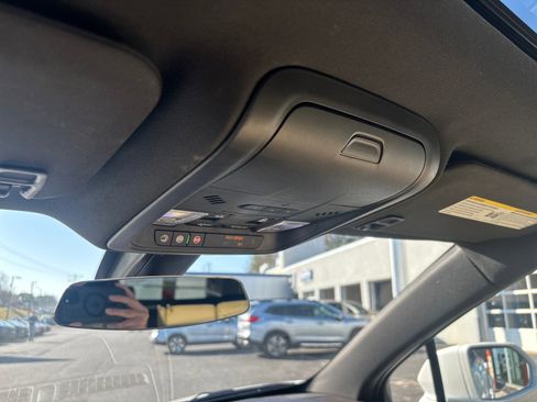 Used 2017 Cadillac XT5 Luxury image 28