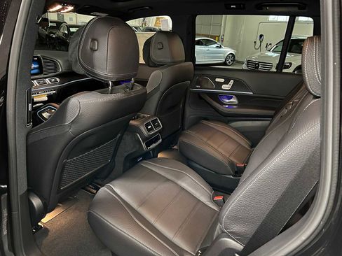 New 2026 Mercedes-Benz GLS 580 4MATIC image 19